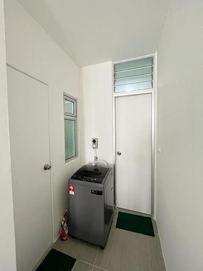 Aina Staycation, Metrocity Kuching Exterior foto